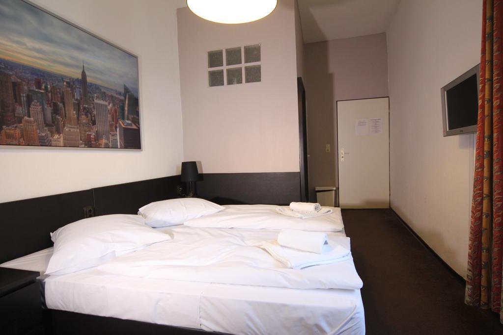 Carlton Hotel Frankfurt am Main Buitenkant foto