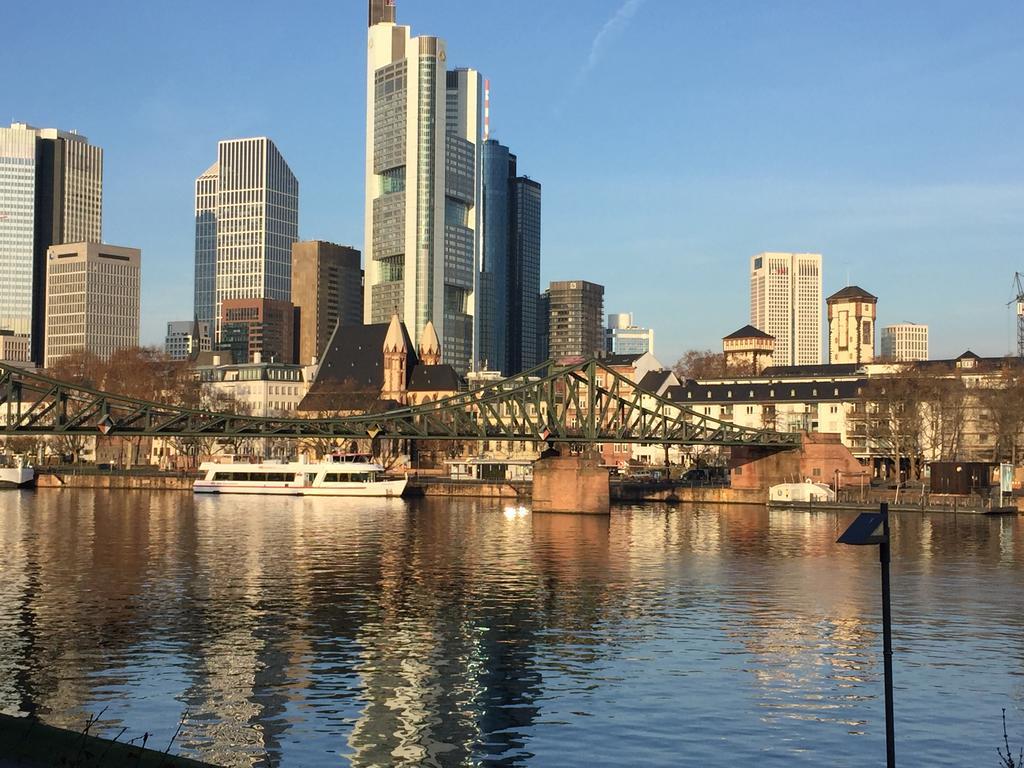 Carlton Hotel Frankfurt am Main Buitenkant foto