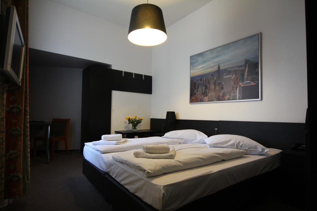 Carlton Hotel Frankfurt am Main Buitenkant foto