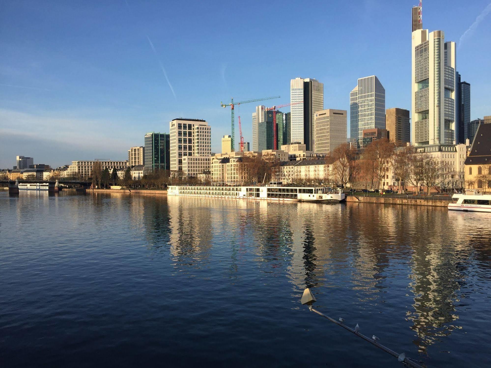 Carlton Hotel Frankfurt am Main Buitenkant foto