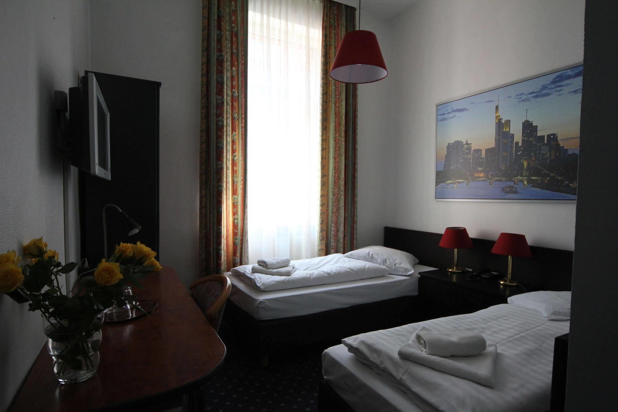Carlton Hotel Frankfurt am Main Buitenkant foto